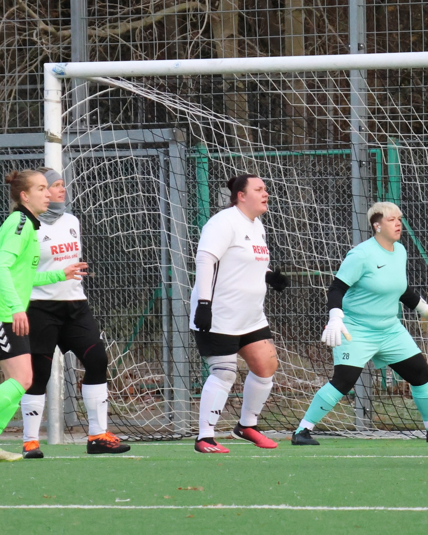 Oben festgesetzt
Unsere 1. Frauen gewannen ihr Heimspiel gegen GW Eimsbüttel 3 mit 3:1 und haben sich in der Spitzengruppe festgesetzt.
https://asv-bergedorf85-fussball.de/oben-festgesetzt-2/
#asvbergedorf85 #bergedorf #lohbrügge #elstern #elsternladys #fussball #frauenfußball #bezirksliga