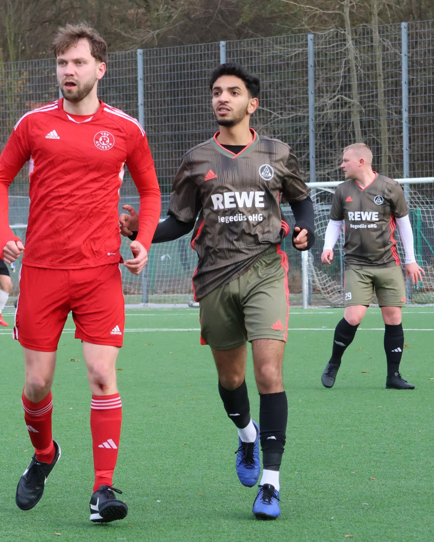 Reichlich Tore
Das Heimspiel unserer 2. Herren gegen TSV Reinbek 2 endete 4:4.
https://asv-bergedorf85-fussball.de/reichlich-tore-4/
#asvbergedorf85 #bergedorf #lohbrügge #elstern #tsvreinbek #fussball #kreisklasse