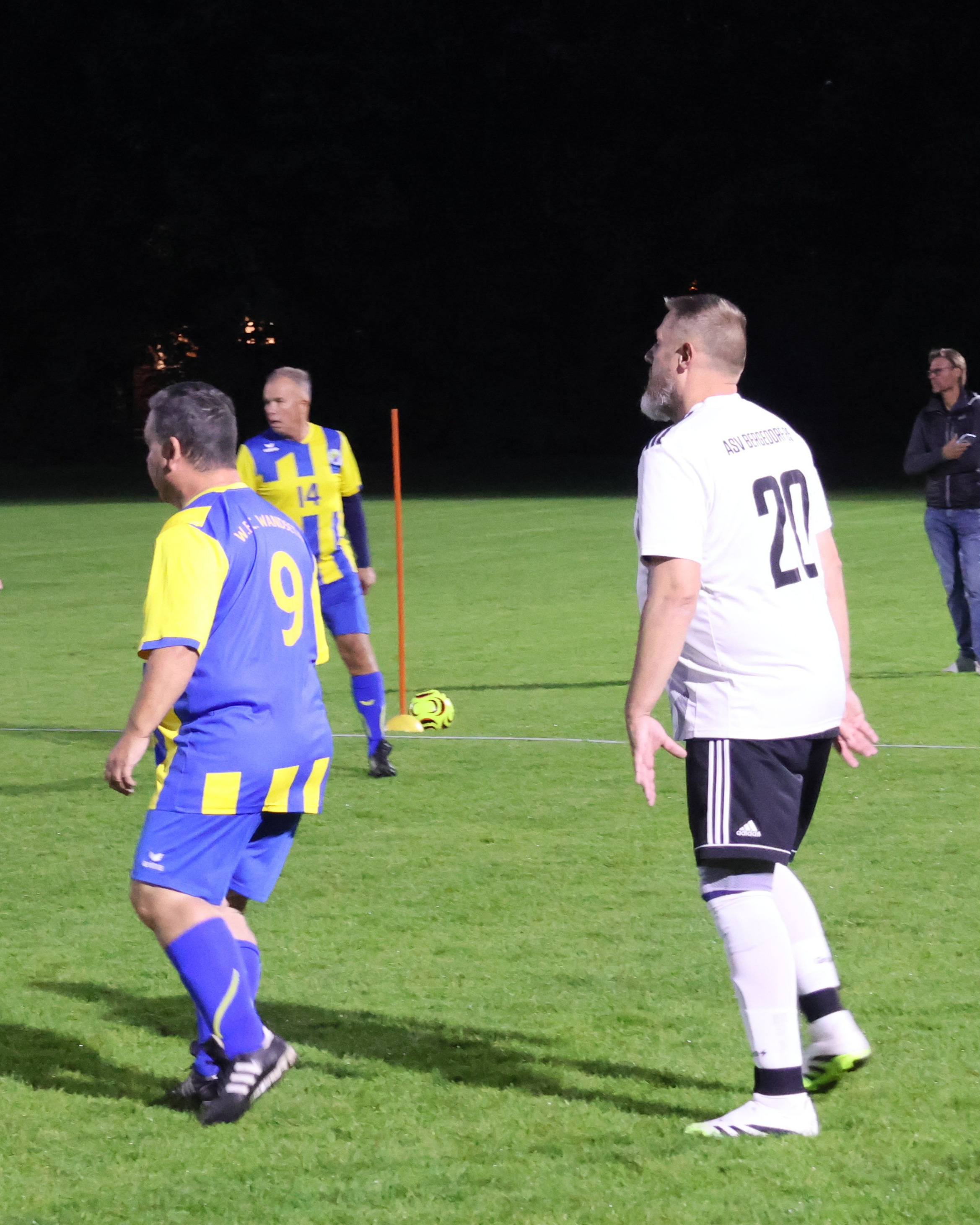 Knapp verloren
Unsere 1. Walking Footballer verloren ihr Heimspiel gegen TSV Wandsetal mit 6:7.
https://asv-bergedorf85-fussball.de/knapp-verloren-5/
#asvbergedorf85 #bergedorf #lohbrügge #elstern #walkingelstern #fussball #walkingfootball #tsvwandsetal