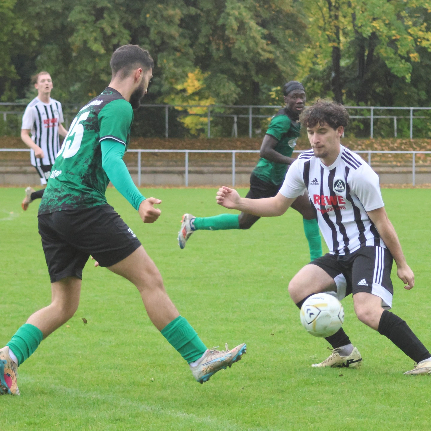 Viel Betrieb
Pünktlich zum kalendarischen Frühjahrsanfang nimmt der Spielbetrieb wieder viel Fahrt auf. Nun kehren auch die Jugendmannschaften auf das Feld zurück. Aber das besondere Augenmerk liegt natürlich bei unseren 1. Herren, die ihre gute Ausgangsposition weiter festigen wollen. Vorschau auf die Spiele unserer Mannschaften vom 20. bis 22.3.26.
https://asv-bergedorf85-fussball.de/viel-betrieb-2/
#asvbergedorf85 #bergedorf #lohbrügge #elstern #elstern85 #elsternladys #jungelstern #bezirksliga #kreisliga #kreisklasse #scschwarzenbek #etsvhamburg #tsgbergedorf #svbarmbekuhlenhorst #spvgbillstedthorn #atlantik97 #rahlstedtersc #tsvgülzow #ht16
