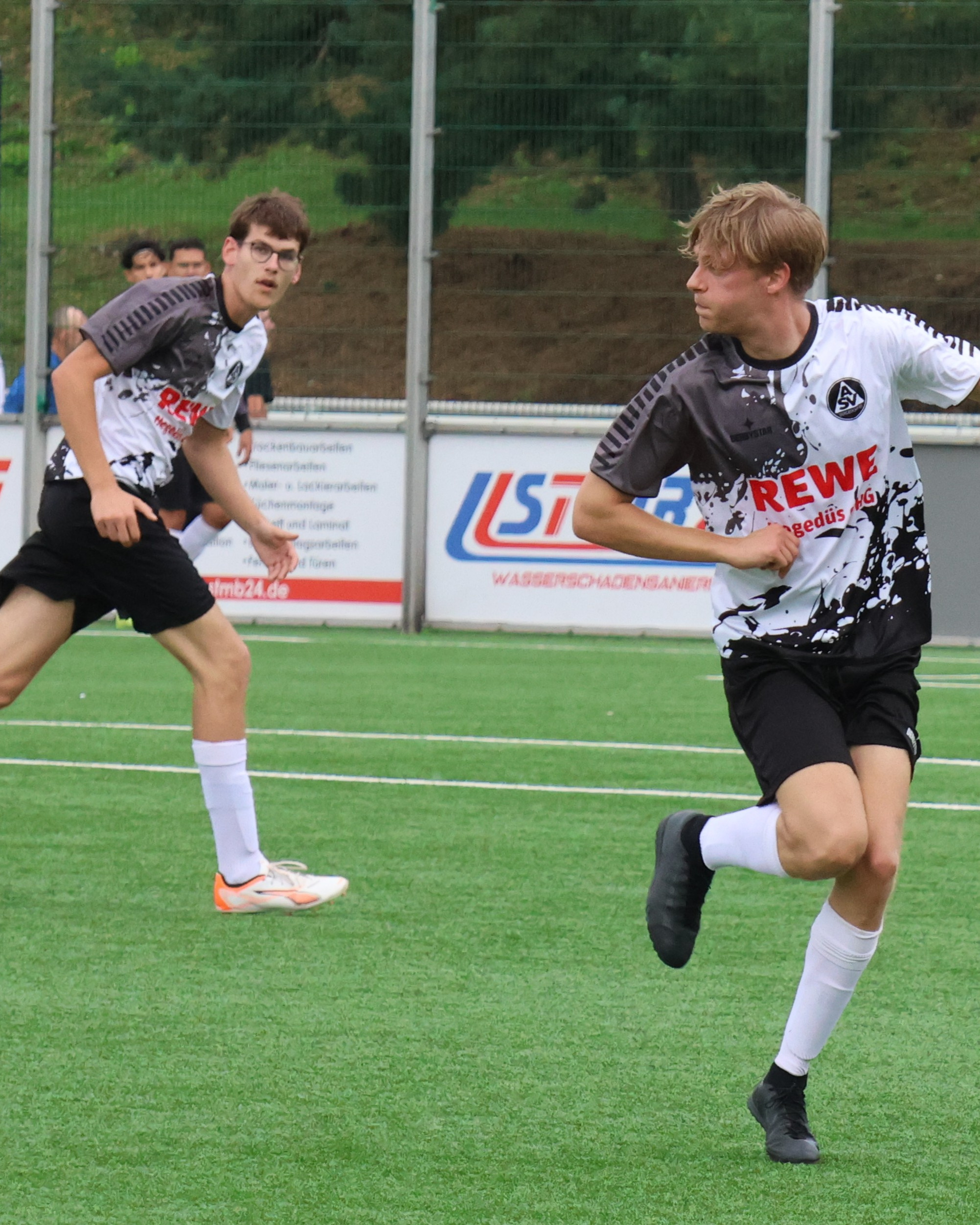 Start verpennt
Unsere 2. Herren unterlagen bei bei Düneberg 2 mit 2:5.
https://asv-bergedorf85-fussball.de/start-verpennt/
#asvbergedorf85 #bergedorf #lohbrügge #elstern #fussball #kreisklasse #dünebergersv