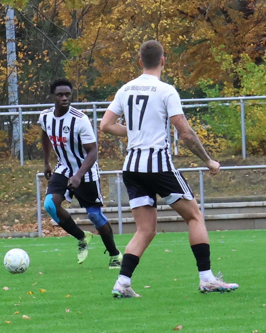 Ab in die Halle
Für unsere jüngsten Kicker beginnt an diesem Wochenende die Hallenmeisterschaft. Alle anderen Teams sind weiterhin im Freien am Ball und wollen weiter gut mitmischen. Vorschau auf die Spiele unserer Mannschaften vom 7. bis 9.11.25.
https://asv-bergedorf85-fussball.de/ab-in-die-halle/
#asvbergedorf85 #bergedorf #lohbrügge #elstern #elstern85 #jungelstern #elsternladys #fussball #frauenfussbal #jugendfußball #fsvgeesthacht #vflgrünhoftesperhude #tusaumühle #scalstertallangenhorn #hafencityfc #tsvreinbek #voranohe #einigkeitwilhelmsburg #fcbergedorf #vfllohbrügge