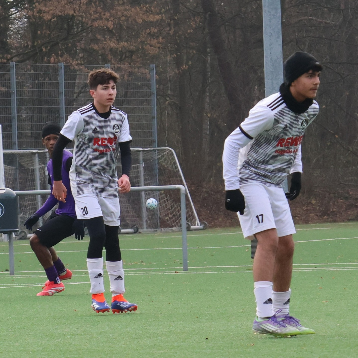 Zu spät aufgedreht
Unsere1. B-Junioren verloren ihr Heimspiel gegen Vorwärts Wacker Billstedt 3 mit 2:4.
https://asv-bergedorf85-fussball.de/zu-spaet-aufgedreht-3/
#asvbergedorf85 #bergedorf #lohbrügge #elstern #jungelstern #fussball #jugendfußball #bezirksliga 
#vorwärtswacker