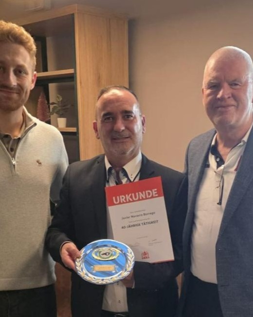 40 Jahre
Bereits seit 40 Jahren ist Javier Navarro Borrego als Schiedsrichter aktiv.
https://asv-bergedorf85-fussball.de/40-jahre/
#asvbergedorf85 #bergedorf #lohbrügge #elstern #elstern85 #fussball #frauenfussball #jugendfußball #schiedsrichter #bsabergedorf #vsahamburg #elsternladys