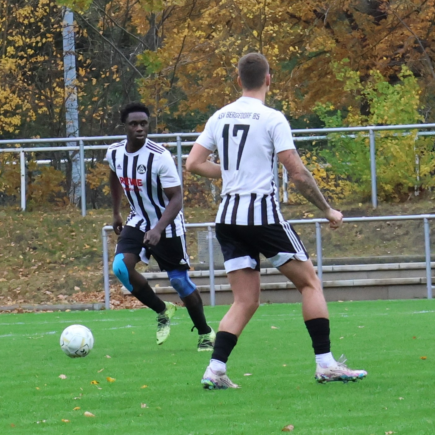 Wichtige Partie
An diesem Wochenende haben unsere 1. Herren eine wichtige Begegnung bei einem Nachbarn zu bestreiten. Aber auch sonst stehenProgramm.. Vorschau auf die Spiele unserer Mannschaften vom 24. bis 26.4. 26.
https://asv-bergedorf85-fussball.de/wichtige-partie-2/
#asvbergedorf85 #bergedorf #lohbrügge #elstern #elstern85 #elsternladys #jungelstern #walkingelstern #fussball #jugendfußball #frauenfußball #walkingfootball #vfllohbrügge #escheburgersv #tsvreinbek #scvm #rahlstedtersc #vorwärtswacker #glashüttersv