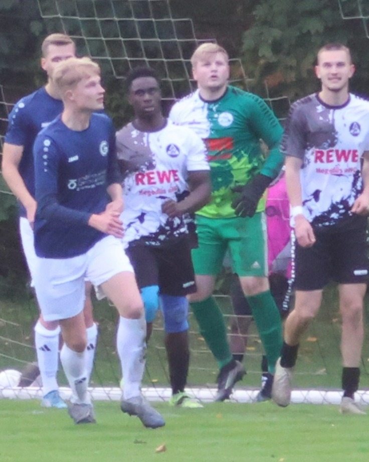 Kleines Programm
Die Herbstferien in Hamburg, lassen das Programm für das kommende Wochenende deutlich schrumpfen. Vorschau auf die Spiele unserer Mannschaften vom 25. bis 28.10.25.
Am Freitag den 24.10.2025 finden auch ab 18.30 Uhr die Jugendversammlung und ab 19.30 Uhr die Mitgliederversammlung im Saal vom Elsternnest statt.
https://asv-bergedorf85-fussball.de/kleines-programm-3/
#asvbergedorf85 #bergedorf #lohbrügge #elstern #elstern85 #elsternladys #jungelstern #walkingelstern #fussball #frauenfussball #jugendfußball #walkingfootball #svbörnsen #svhamwarde #dünebergersv #tsvglinde #walddörfersv #ftsvlorbeer