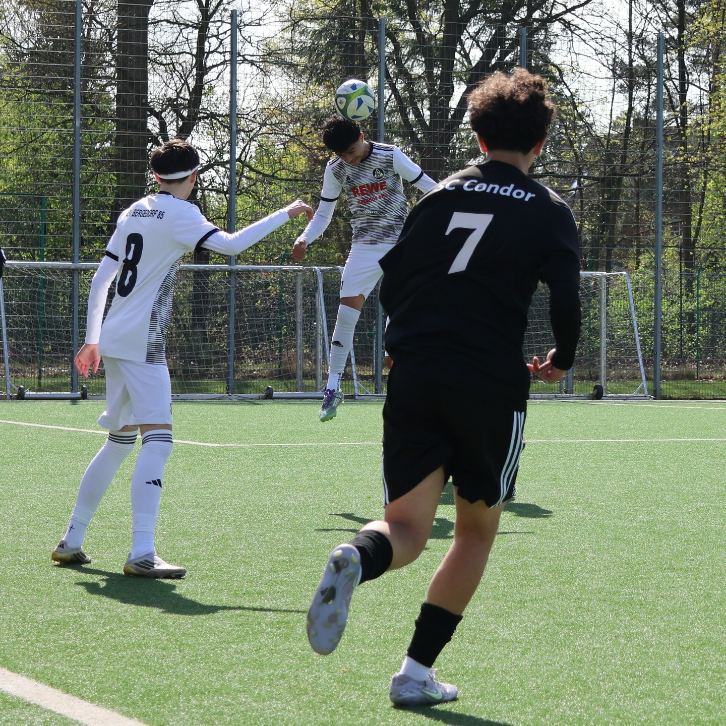 Zu wenig Gefahr
Im Heimspiel gegen Condor 2, ging von unseren 1. B-Junioren zu wenig Gefahr aus und sie unterlagen mit 0:2,
https://asv-bergedorf85-fussball.de/zu-wenig-gefahr/
#asvbergedorf85 #bergedorf #lohbrügge #elstern #jungelstern #fussball #jugendfußball #sccondor