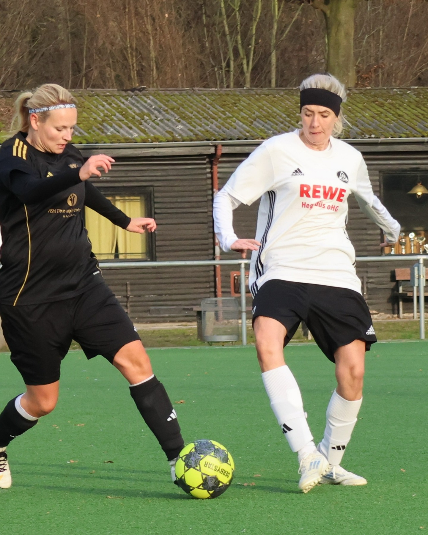 Traumstart
Im Heimspiel unserer 1. Frauen gegen Condor 3, erwischten diese einen Start wie man ihn sich nur erwünschen kann und gewannen mit 3:1.
https://asv-bergedorf85-fussball.de/traumstart/
#asvbergedorf85 #bergedorf #lohbrügge #elstern #elsternladys #fussball #frauenfussball #bezirksliga #sccondor
