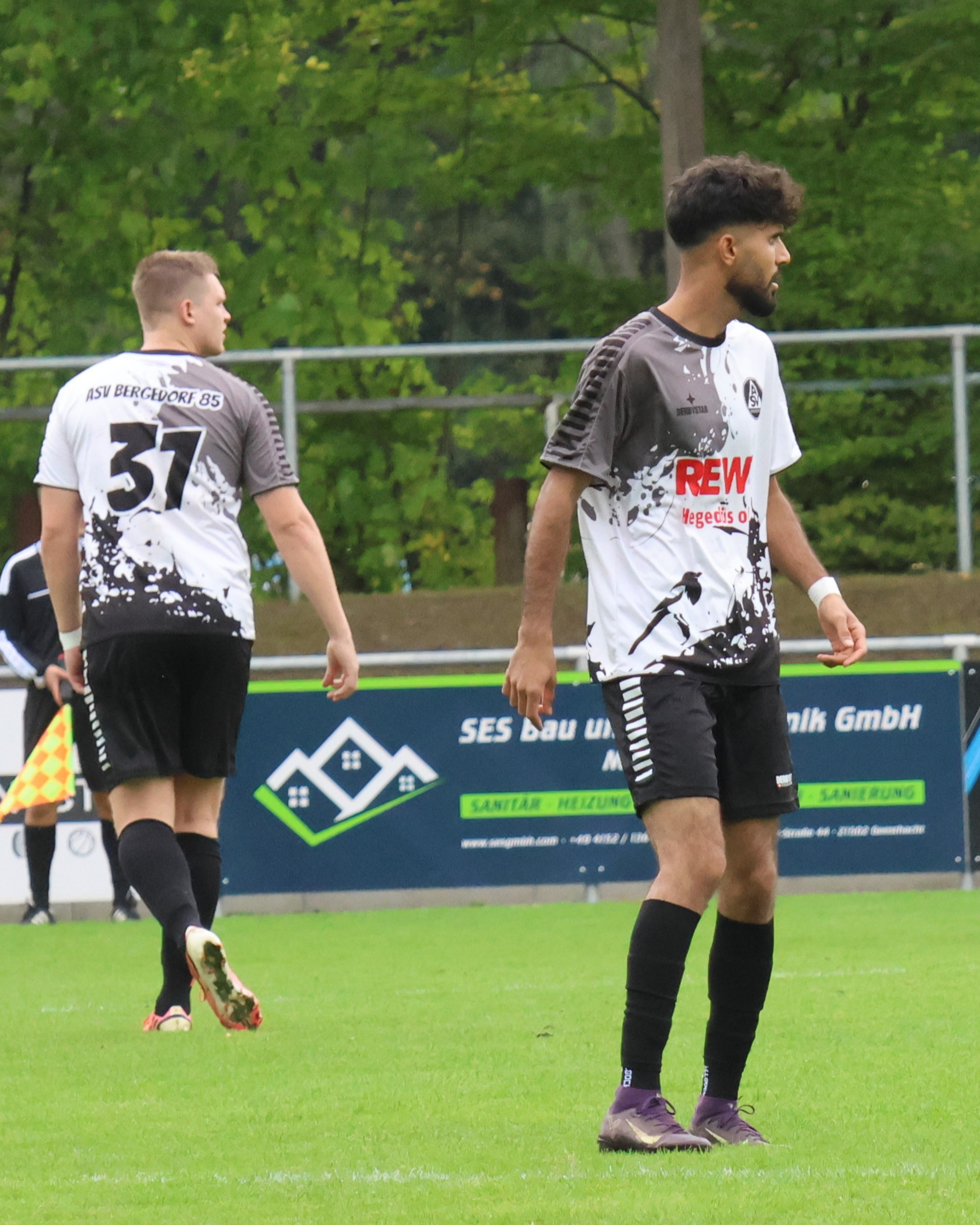 Viele Reisen
Viele Mannschaften müssen an diesem Wochenende auswärts antreten, aber verwaist sind die Sander Tannen trotzdem nicht. Einige Teams haben Heimspiele. Vorschau auf die Spiele unserer Mannschaften vom 25. bis 27.9.26.
https://asv-bergedorf85-fussball.de/viele-reisen/
#asvbergedorf85 #bergedorf #lohbrügge #elstern #elstern85 #elsternladys #jungelstern #walkingelstern #fussball #frauenfussball #jugendfußball #walkingfootball #scwillinghusen #scschwarzenbek #ht16 #tsvneuland #tsvreinbek #spvgbillstedthorn #tsvwandsetal #ftsvaltenwerder #voranohe #concordiahamburg #svna #bezirksliga #kreisliga #kreisklasse