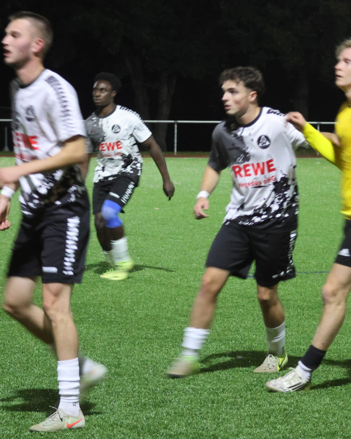 Absetzen
An diesem Wochenende stehen nur ein paar Spiele auf dem Programm. Dabei haben unsere 1. Herren eventuell die Möglichkeit sich von ihren Verfolgern abzusetzen. Vorschau auf die Spiele unserer Mannschaften vom 14. bis 15.3.26.
https://asv-bergedorf85-fussball.de/absetzen/
#asvbergedorf85 #bergedorf #lohbrügge #elstern #elstern85 #elsternladys #fussball #frauenfußball #walkingfootball #scwentorf #svna #msvhamburg #walddörfersv #alsterbrüder #barsbüttelersv