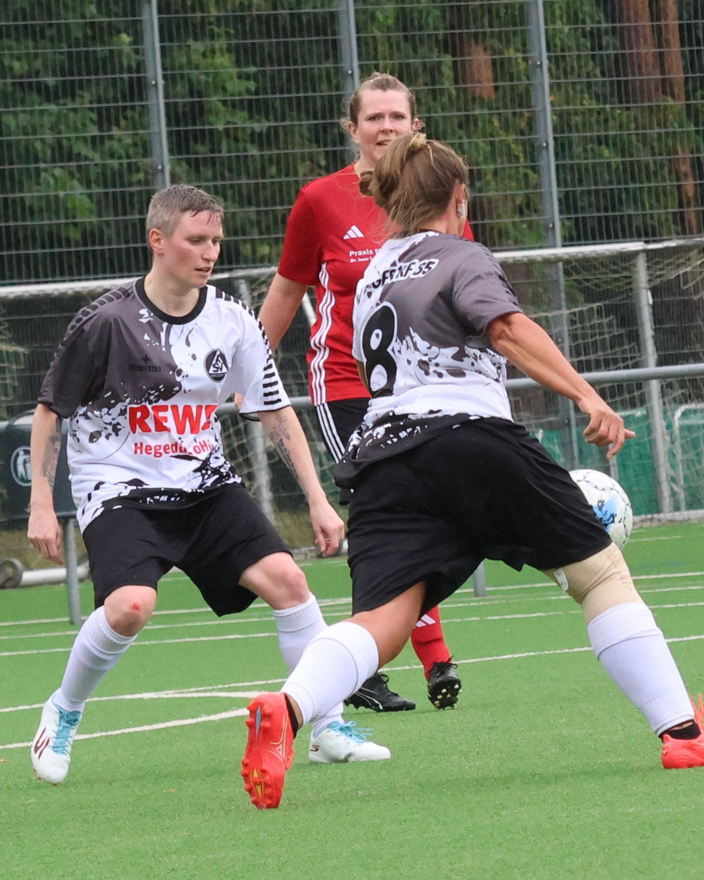 Mit Heimerfolg gestartet
Unsere 2. Frauen gewannen ihr Heimspiel gegen Voran Ohe mit 2:0 und feierten einen gelungenen Saisonauftakt.
https://asv-bergedorf85-fussball.de/mit-heimerfolg-gestartet/
#asvbergedorf85 #bergedorf #lohbrügge #elstern #elsternladys #frauenfußball #fussball #voranohe #sonderklasse