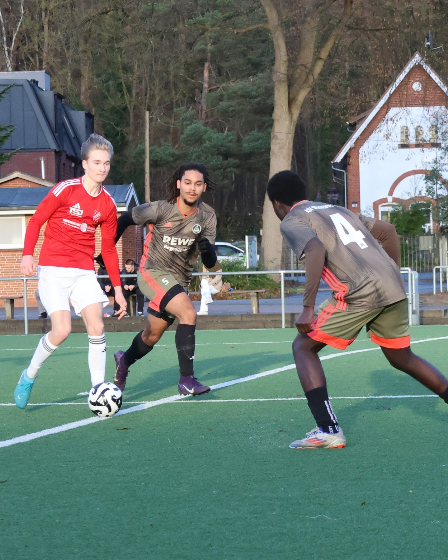 Mit Remis in die Winterpause
Das Heimspiel unserer 2. Herren gegen den SV Börnsen 3 endete 2:2.
https://asv-bergedorf85-fussball.de/mit-remis-in-die-winterpause/
#asvbergedorf85 #bergedorf #lohbrügge #elstern #fussball #kreisklasse #svbörnsen