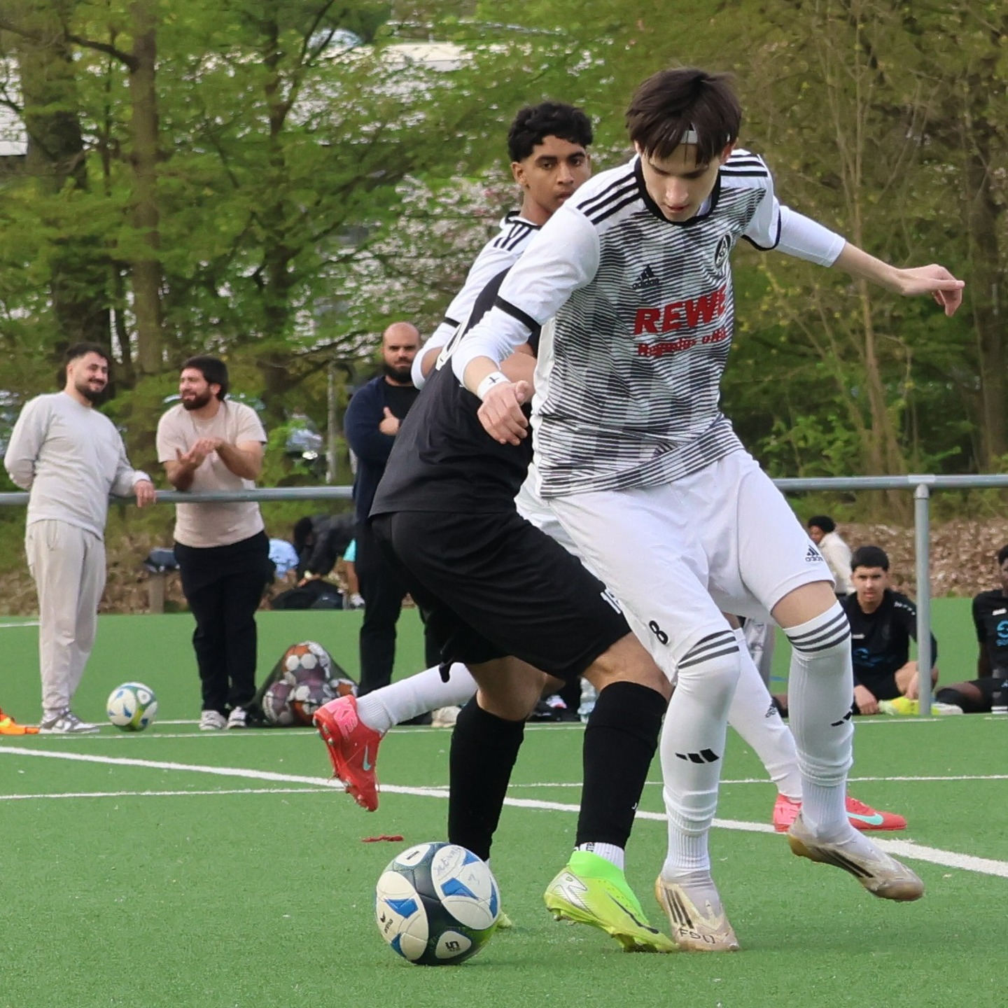 Aus dem Nichts
Unsere 1. B-Junioren verloren ihr Heimspiel gegen Einigkeit Wilhelmsburg 2 mit 0:4,
https://asv-bergedorf85-fussball.de/aus-dem-nichts/
#asvbergedorf85 #bergedorf #lohbrügge #elstern #jungelstern #fussball #jugendfussball #bjunioren #einigkeitwilhelmsburg