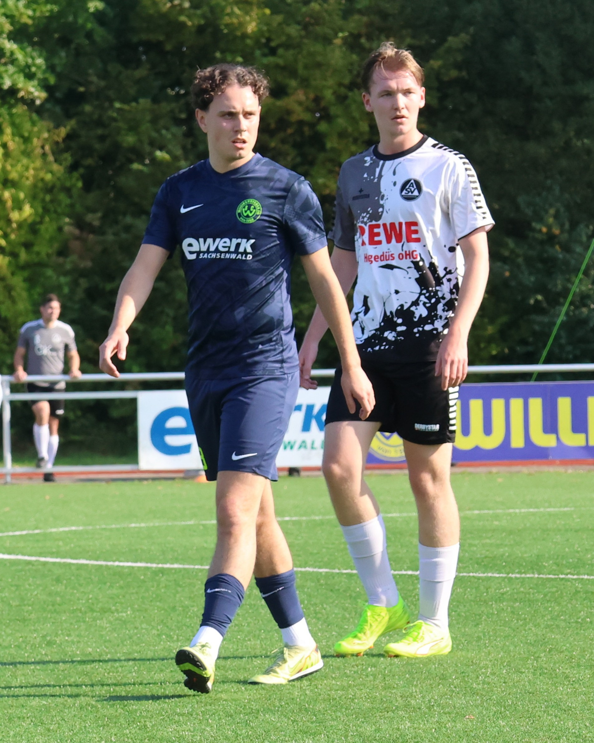Geschichtsträchtiges Wochenende?
An diesem Wochenende wird erstmals beim Walking Football um Pokalehren gespielt. Zudem haben unsere vier D-Junioren Teams die große Chance in ihren Spielklassen die Meisterschaft in der Herbstrunde zu erringen. Es gibt aber auch noch viele andere wichtige Partien, auf die wir vorausblicken wollen. Vorschau auf die Spiele unserer Mannschaften vom 2 bis 4.10.26.
https://asv-bergedorf85-fussball.de/geschichtstraechtiges-wochenende/
#asvbergedorf85 #bergedorf #lohbrügge #elstern #elstern85 #elsternladys #walkingelstern #jungelstern #fussball #frauenfussball #walkingfootball #jugendfußball #svbörnsen #fsvgeesthacht #fcstpauli #svgroßborstel #tsvreinbek #tusdassendorf #einigkeitwilhelmsburg #scvm#ftsvaltenwerder #pokal #bezirksliga #kreisliga #kreisklasse #ajunioren #bjunioren #cjunioren #djunioren