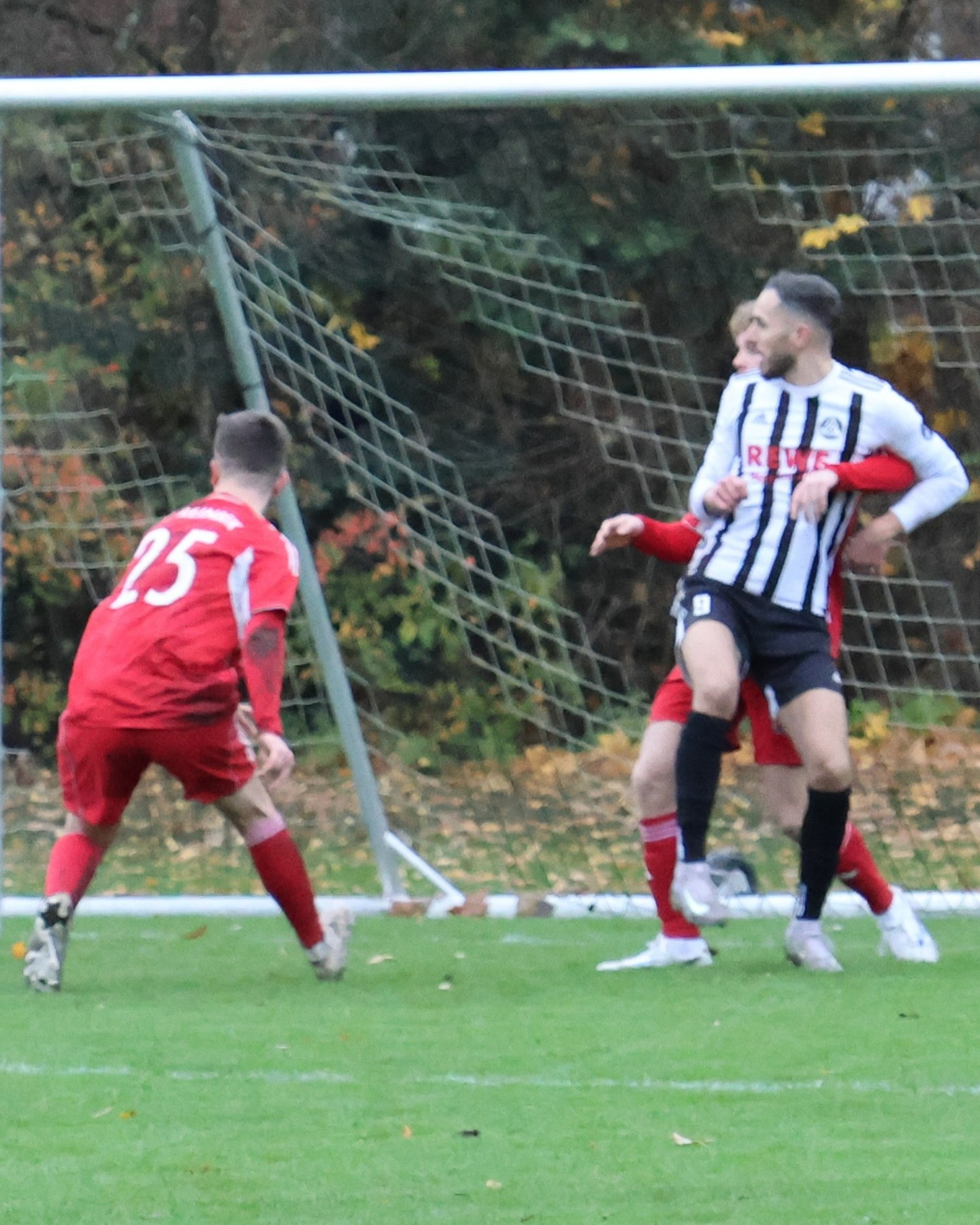 Hinrundenfinale
An diesem Wochenende steht bei den Herren bereits der letzte Spieltag der Hinrunde auf dem Programm. Aber auch unsere weiteren Mannschaften sind im Einsatz. Vorschau auf die Spiele unserer Mannschaften vom 21. bis 23.11.25.
https://asv-bergedorf85-fussball.de/hinrundenfinale-3/
#asvbergedorf85 #bergedorf #lohbrügge #elstern #elstern85 #elsternladys #jungelstern #walkingelstern #lauenburgersv #tsvreinbek #ftsvlorbeer #gweimsbüttel #bostelbekersv #barsbüttelersv #herrenü32 #vorwärtswackerbillstedt #scschwarzenbek #ht16 #bezirksliga #landesliga #kreisliga #kreisklasse #sonderklasse #nurderusc #tusfleestedt #walkingred