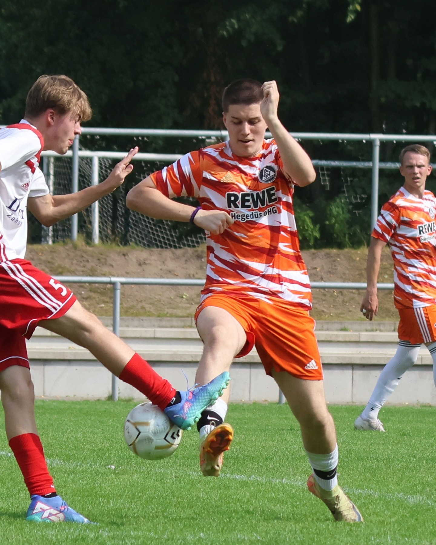Zwei Gesichter
Im Testspiel gegen den Walddörfer SV 1 (Bezirksliga) zeigten unsere 1. Herren zwei unterschiedliche Gesichter. Am Ende setzten sie sich mit 5:4 durch.
https://asv-bergedorf85-fussball.de/zwei-gesichter-2/
#asvbergedorf85 #bergedorf #lohbrügge #walddörfersv #fussball #elstern #elstern85