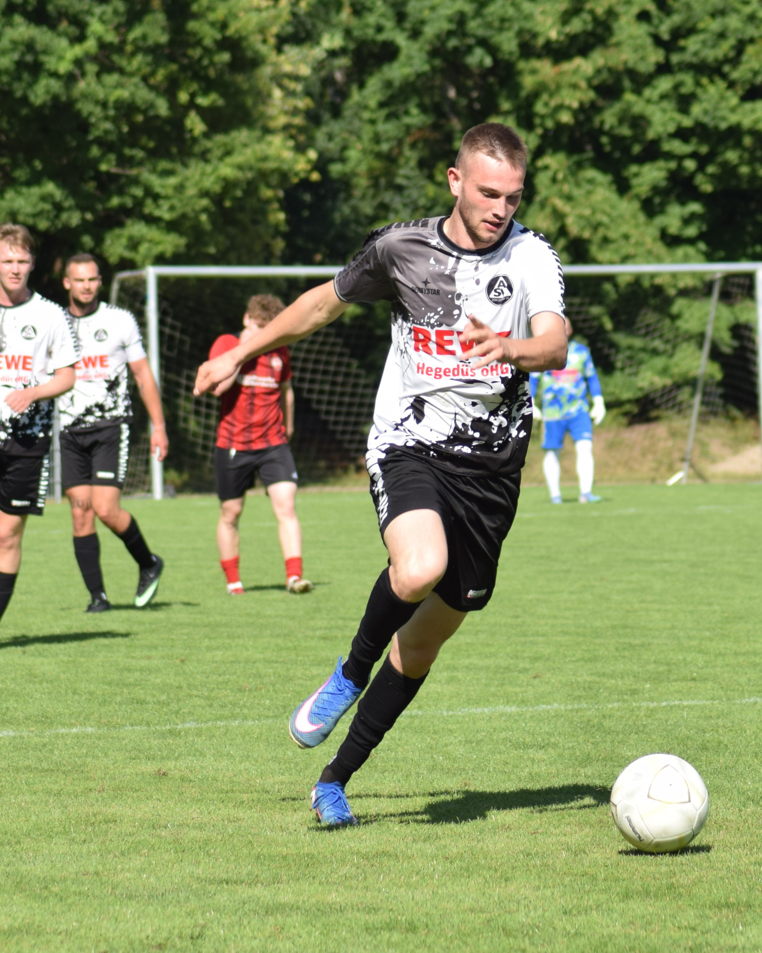 Niederlage im letzten Test
Am letzten Wochenende absolvierten unsere 1. Herren ein Trainingslager und verloren ihr Testspiel gegen Glashütte 1 (KL 4) mit 1:3.
https://asv-bergedorf85-fussball.de/niederlage-im-letzten-test-2/
#asvbergedorf85 #bergedorf #lohbrügge #elstern #elstern85 #fussball #glashüttersv