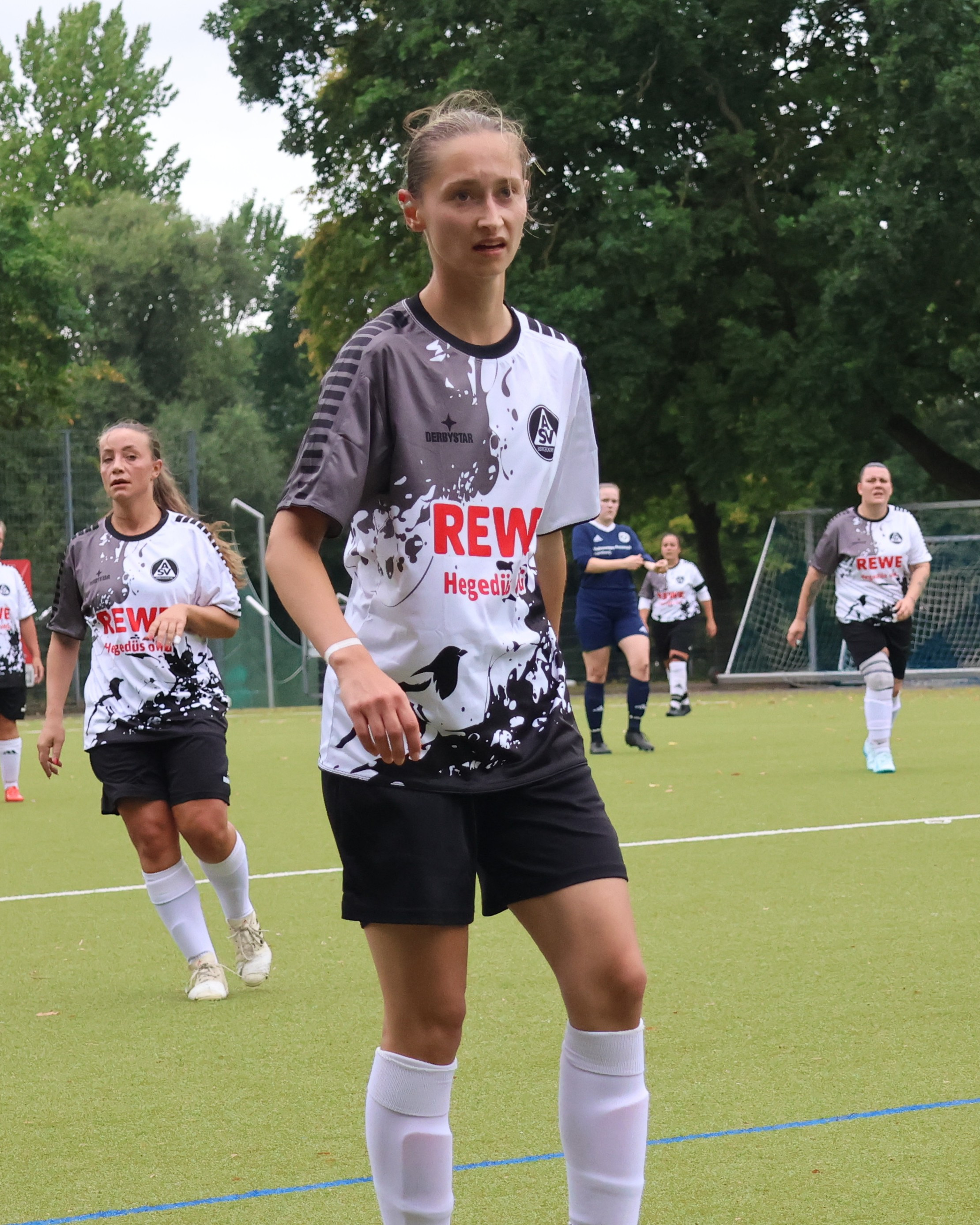Remis in Rahlstedt
Zum Auftakt in die Bezirksligasaion, spielten unsere 1. Frauen 0:0 bei Rahlstedt 1.
https://asv-bergedorf85-fussball.de/remis-in-rahlstedt/
#asvbergedorf85 #bergedorf #lohbrügge #elstern #elsternladys #fussball #frauenfussball #bezirksliga #rahlstedtersc
