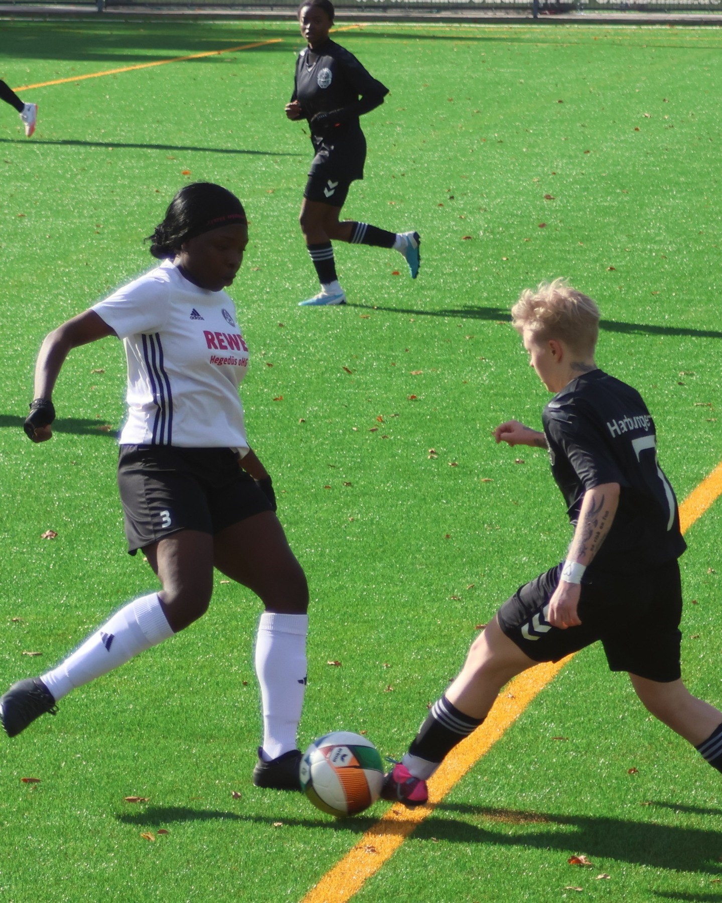 Schwer wie erwartet
Wie bereits im Vorfeld erwartet taten sich unsere 1. Frauen im Auswärtsspiel beim Harburger TB schwer und verloren mit 1:3.
https://asv-bergedorf85-fussball.de/schwer-wie-erwartet/
#asvbergedorf85 #bergedorf #lohbrügge #fussball #frauenfußball #bezirksliga #elstern #elsternladys