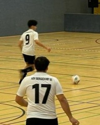 Budenzauber
Passend zu den derzeitigen Wetterverhältnissen, veranstalten wir an diesem Wochenende ein Hallenturnier. Unsere Frauen Ü32, sind ebenfalls aktiv, sie spielen bereits am Freitagabend, beim 2. HFV-Futsal-Cup.
https://asv-bergedorf85-fussball.de/budenzauber-2/
#asvbergedorf85 #bergedorf #lohbrügge #elstern #elsternladys #jungelstern #fussball #hallenfussball #tusberne #msvhamburg #sceilbek #lauenburgersv