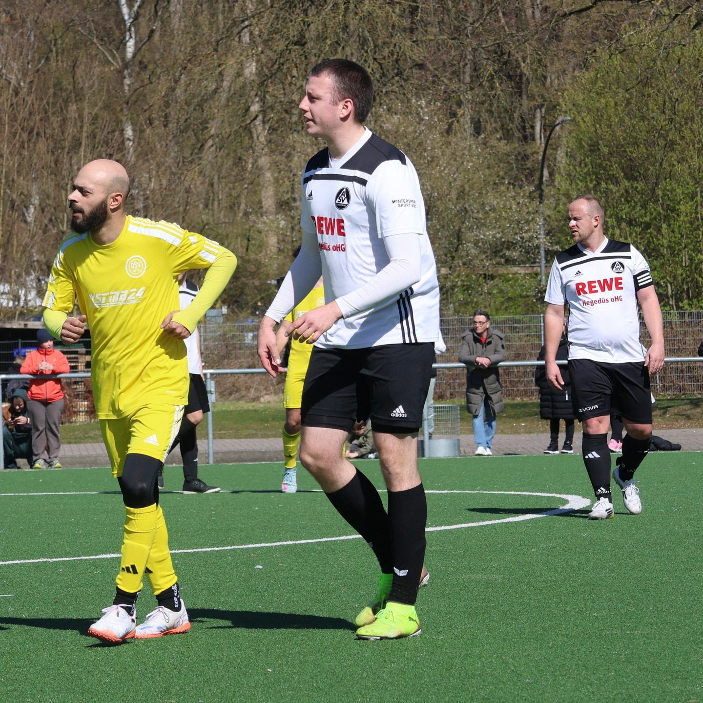 Knappe Angelegenheit
Unsere 2. Herren mussten sich im Heimspiel gegen Düneberg 2 mit 3:4 geschlagen geben.
https://asv-bergedorf85-fussball.de/knappe-angelegenheit/
#asvbergedorf85 #bergedorf #lohbrügge #elstern #dünebergersv #fussball #kreisklasse