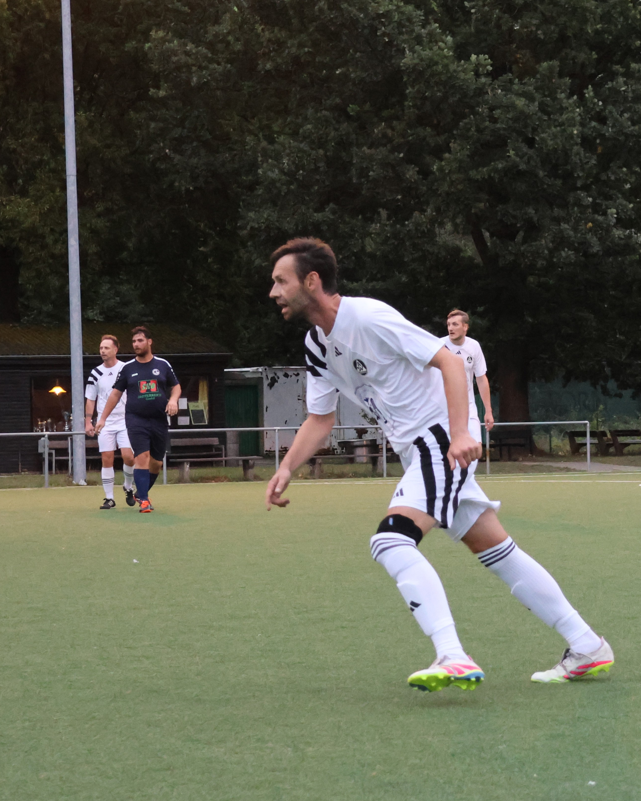 Aus in Runde 1
Im letzten Jahr hatten unsere Herren Ü32 noch das Viertelfinale im Pokalwettbewerb erreicht. In diesem Jahr schieden sie durch eine 1:3 Niederlage gegen TSV Glinde, bereits in der ersten Runde aus.
https://asv-bergedorf85-fussball.de/aus-in-runde-1-2/
#asvbergedorf85 #bergedorf #lohbrügge #elstern #fussball #herrenü32 #pokal #tsvglinde