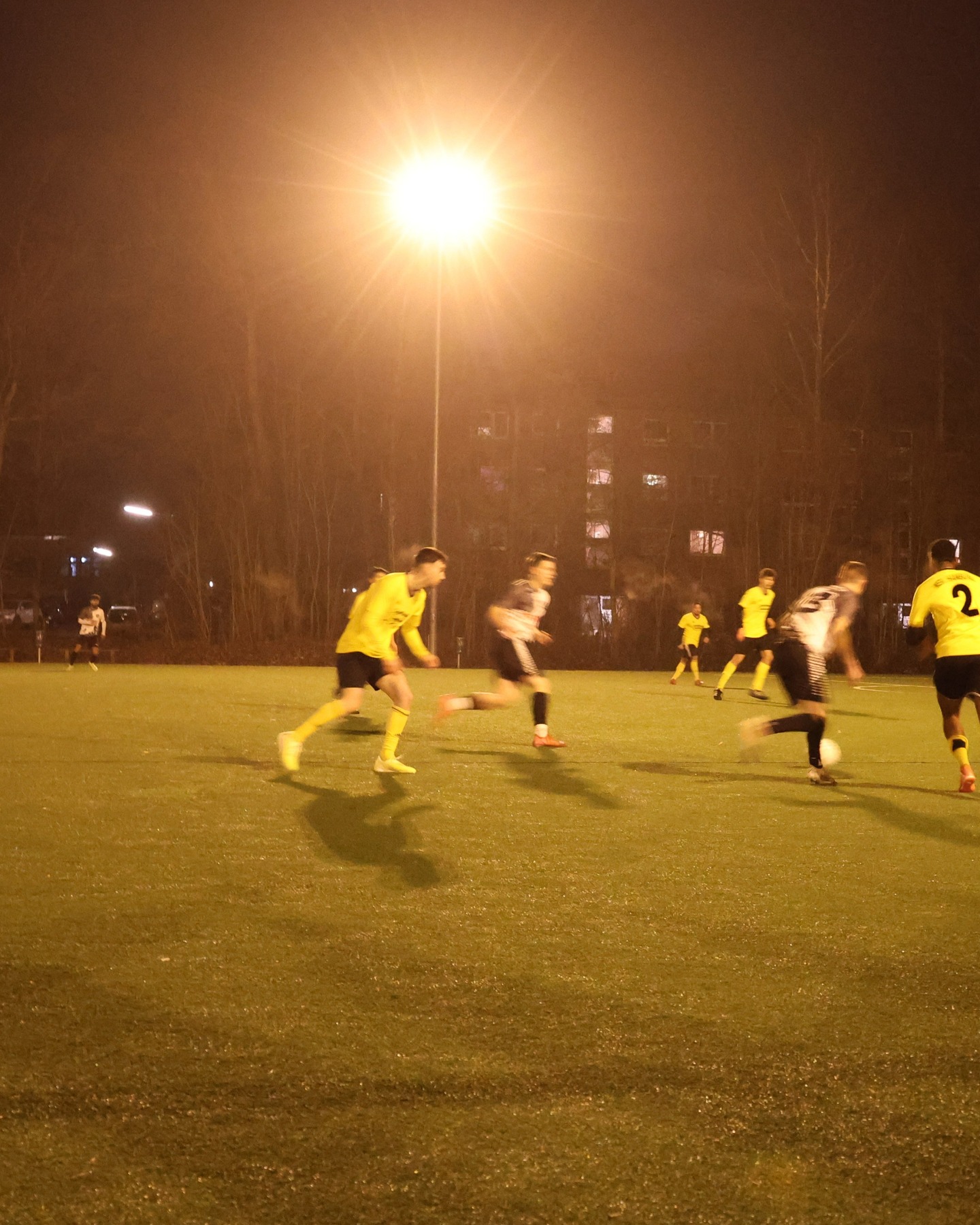 Schwerer wie am Tag zuvor
Im Testspiel gegen MSV Hamburg, setzten sich unsere 1. Herren mit 3:1 durch. Sie taten sich aber schwerer wie am Tag zuvor, als sie mit 9:0 gegen Lütau siegten.
https://asv-bergedorf85-fussball.de/schwerer-wie-am-tag-zuvor/
#asvbergedorf85 #bergedorf #lohbrügge #elstern #elstern85 #fussball #msvhamburg