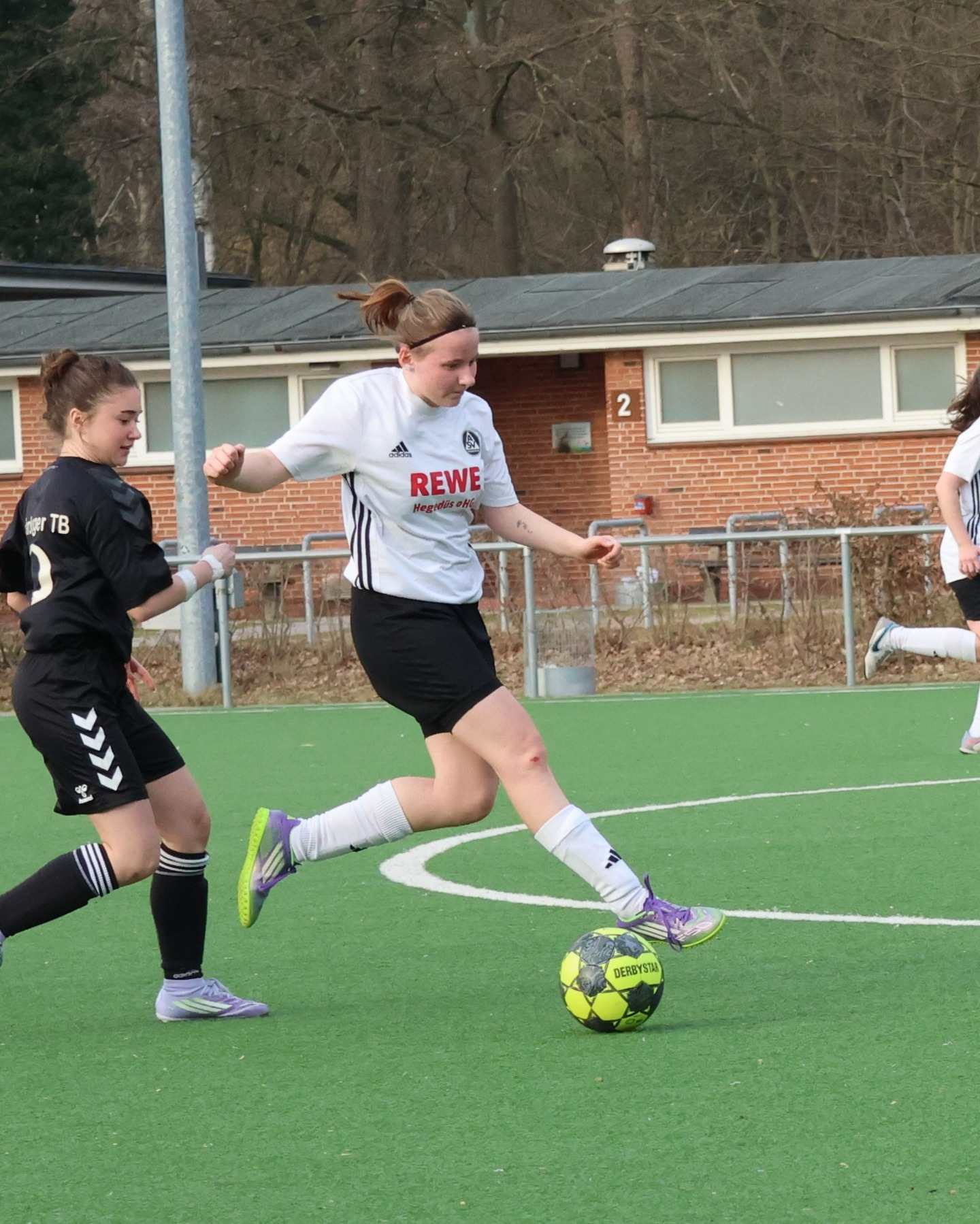 Nichts zu holen
Im Spitzenspiel der Bezirksliga Ost, gab es für unsere 1. Frauen nichts zu holen. Sie unterlagen im Heimspiel gegen den Harburger TB 1 mit 3:5.
https://asv-bergedorf85-fussball.de/nichts-zu-holen-6/
#asvbergedorf85 #bergedorf #lohbrügge #elstern #elsternladys #fussball #frauenfussball #bezirksliga #harburgertb