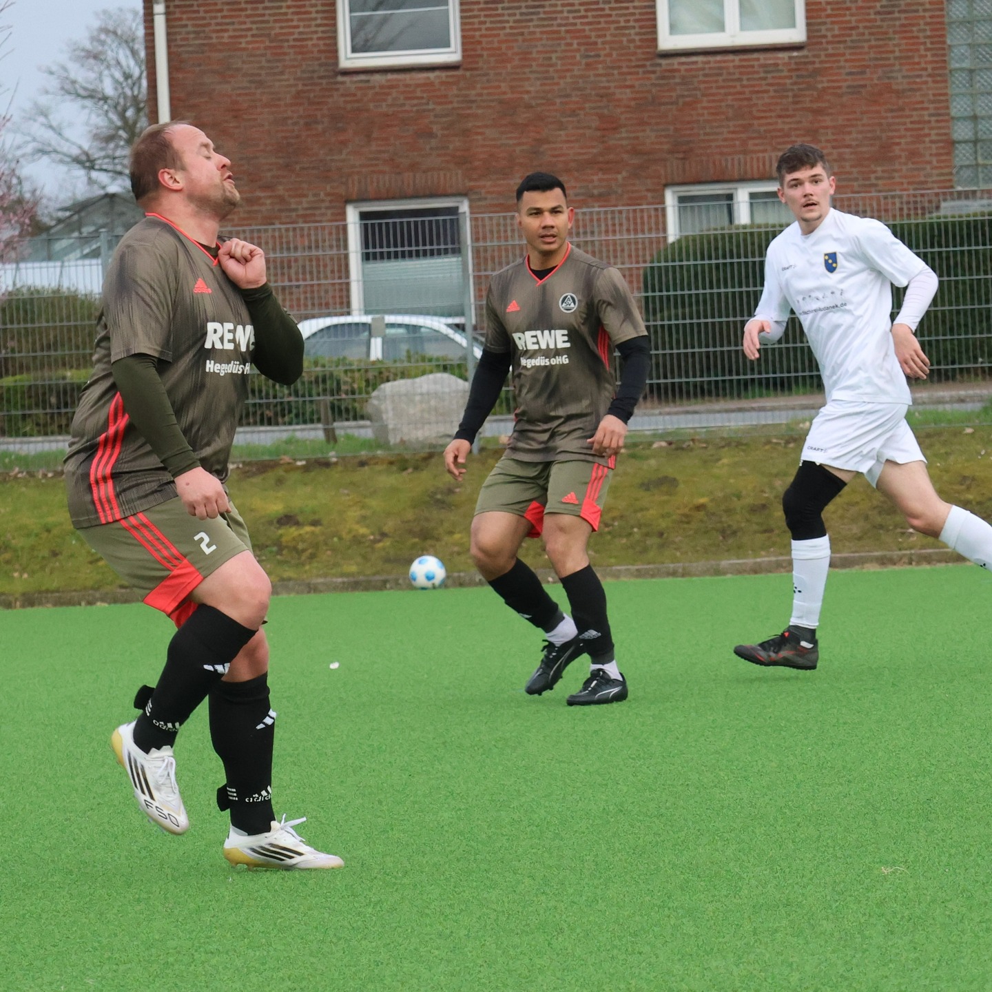 Zu leicht gemacht
Unsere 2. Herren verloren ihr Auswärtsspiel beim SV Altengamme 3 mit 1:5 und machten es den Hausherren teilweise zu leicht.
https://asv-bergedorf85-fussball.de/zu-leicht-gemacht-2/
#asvbergedorf85 #bergedorf #lohbrügge #elstern #svaltengamme #kreisklasse #fussball