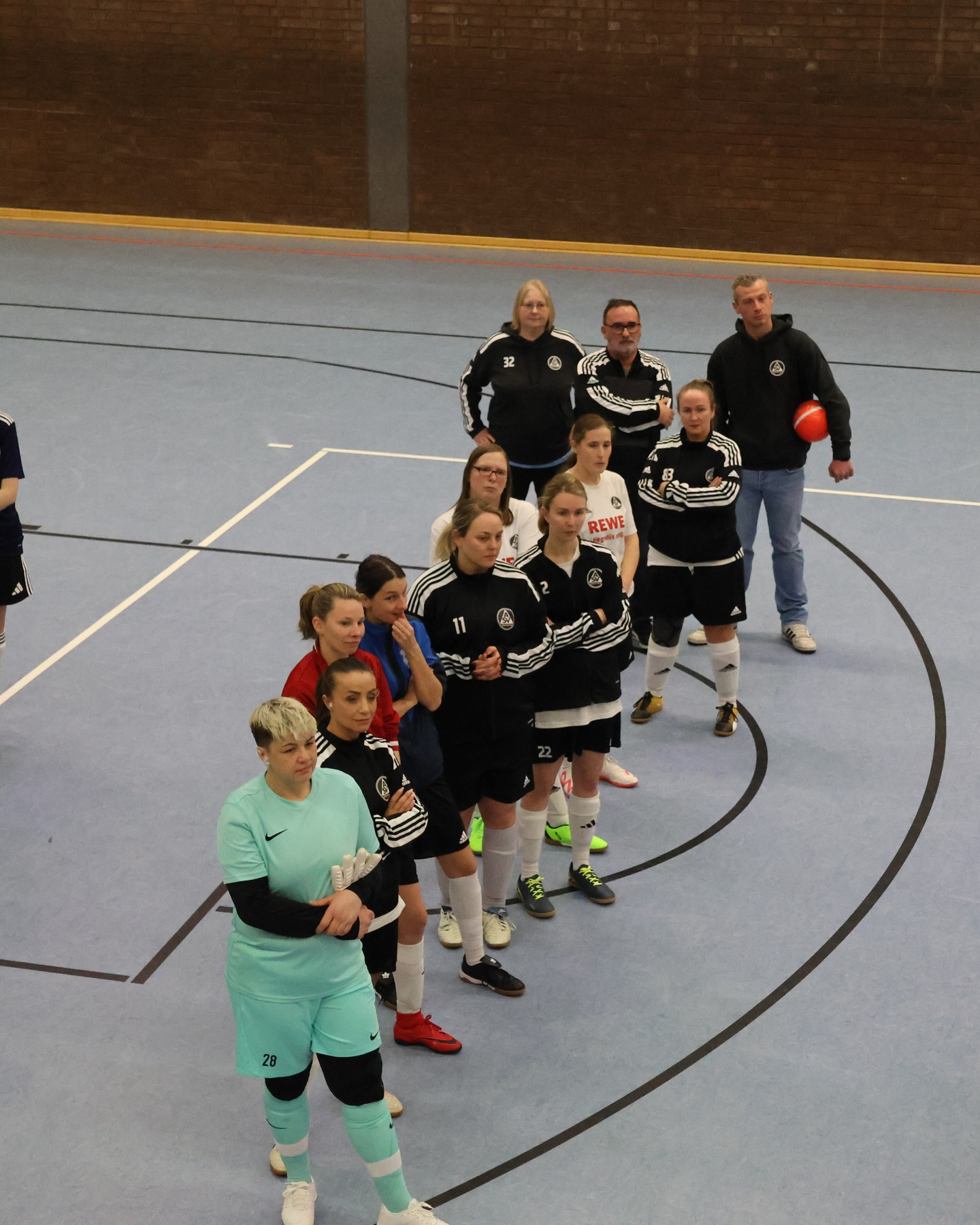 Platz 2
Am Freitag nahmen unsere Frauen Ü32 am 2. HFV-Futsal-Cup für Ü32-Frauen teil. Sie konnten sich gut behaupten und belegten Platz 2.
https://asv-bergedorf85-fussball.de/platz-2/
#asvbergedorf85 #bergedorf #lohbrügge #hfv #futsal #fussball #frauenfussball 
#elstern #elsternladys #mtvbarum #uniontornesch #gweimsbüttel #eimsbüttelertv #sccondor