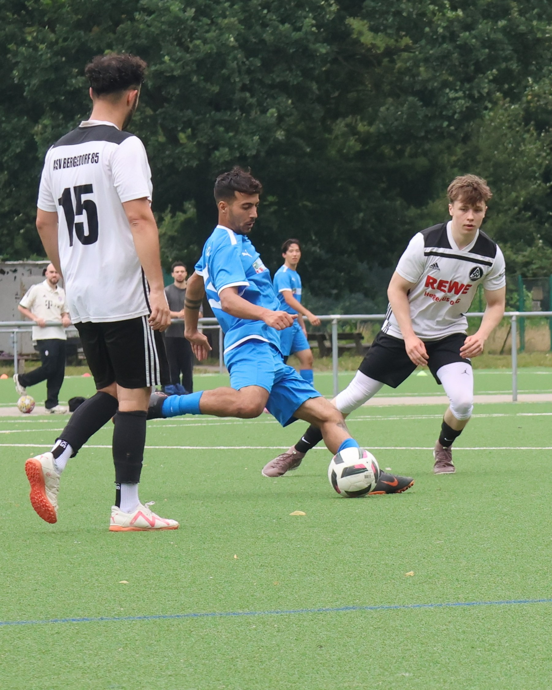 Aufschlussreich
Unsere 2. Herren verloren ihr Testspiel gegen VfL Lohbrügge 2 mit 0:7 und unser Trainerteam wird einiges mitgenommen haben, woran es in den nächsten Trainingseinheiten zu arbeiten gibt.
https://asv-bergedorf85-fussball.de/aufschlussreich/
#asvbergedorf85 #bergedorf #lohbrügge #elstern #fussball #vfllohbrügge