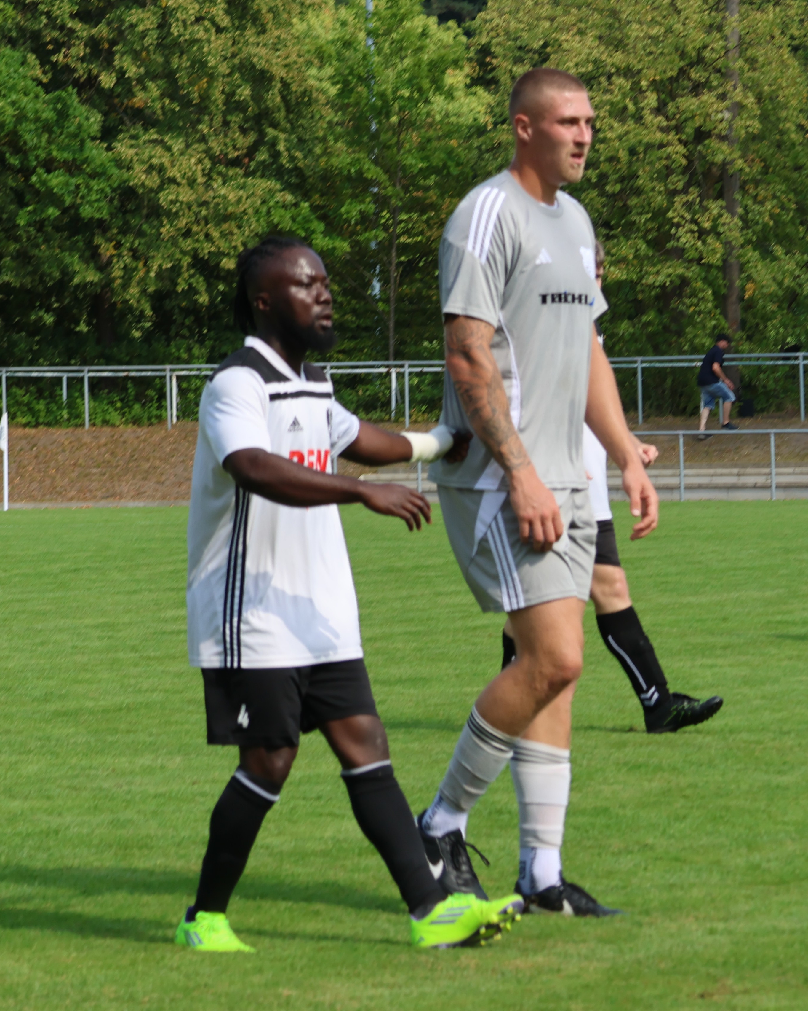 Favoriten rausgeworfen
Unsere 2. Herren gewannen ihr Pokalspiel gegen Dassendorf 2 mit 2:1.
https://asv-bergedorf85-fussball.de/favoriten-rausgeworfen/
#asvbergedorf85 #bergedorf #lohbrügge #elstern #fussball #holstenpokal #fussball #tusdassendorf