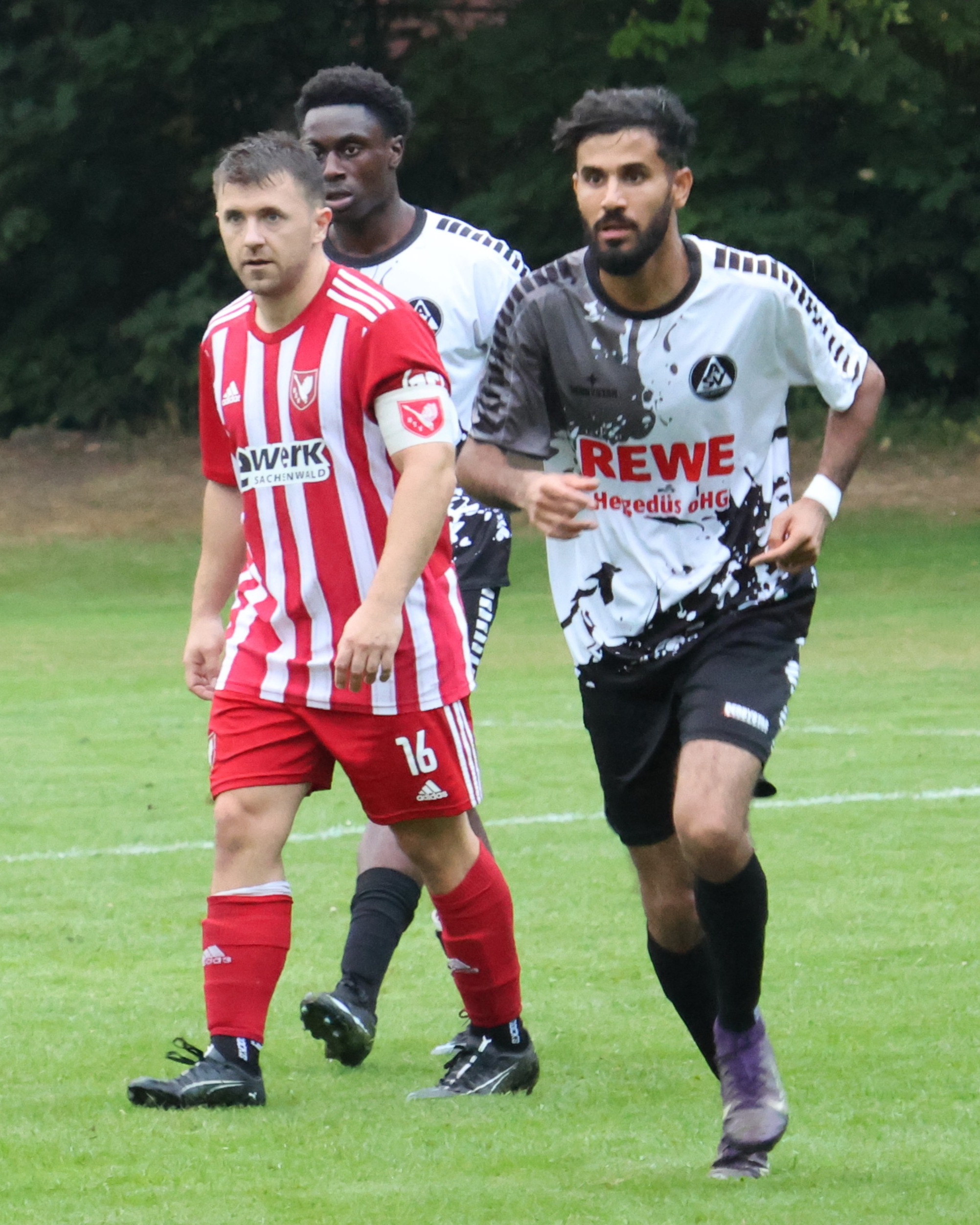 Raus mit Applaus
In der 2. Pokalrunde mussten unsere 1. Herren gegen den Landesligisten Barsbüttel 1 antreten. Sie verloren mit 1:3 und schieden damit aus dem Pokalwettbewerb aus.
https://asv-bergedorf85-fussball.de/raus-mit-applaus/
#asvbergedorf85 #bergedorf #lohbrügge #elstern #elstern85 #fussball #lottopokalhamburg #barsbüttelersv