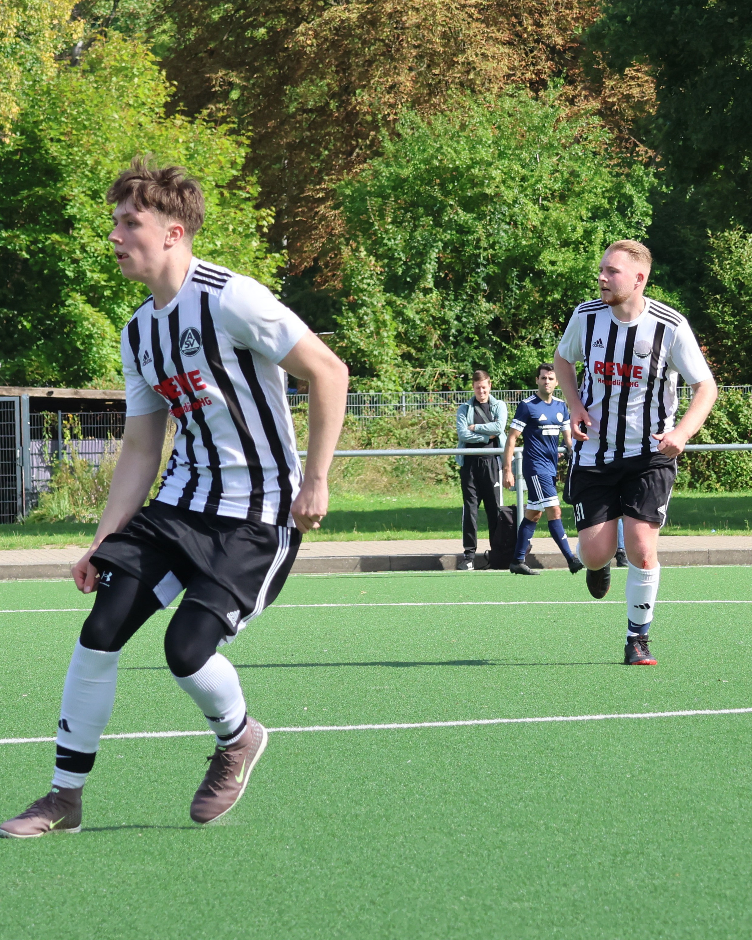 Erfolg über TSV Glinde 2
Unsere 3. Herren setzten sich im Heimspiel gegen TSV Glinde 2 mit 4:1 durch.
https://asv-bergedorf85-fussball.de/erfolg-ueber-tsv-glinde-2/
#asvbergedorf85 #bergedorf #lohbrügge #elstern #fussball #kreisklasse #tsvglinde