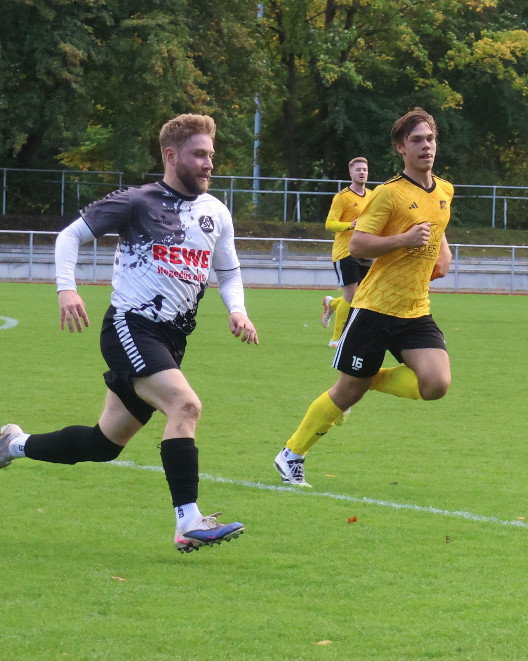 Arbeitssieg
Unsere 1. Herren mussten im Heimspiel gegen SC Wentorf 2 auf viele wichtige Spieler verzichten. Am Ende konnten sie sich aber mit 2:1 behaupten.
https://asv-bergedorf85-fussball.de/arbeitssieg-3/
#asvbergedorf85 #bergedorf #lohbrügge #elstern #elstern85 #fussball #kreisliga #scwentorf