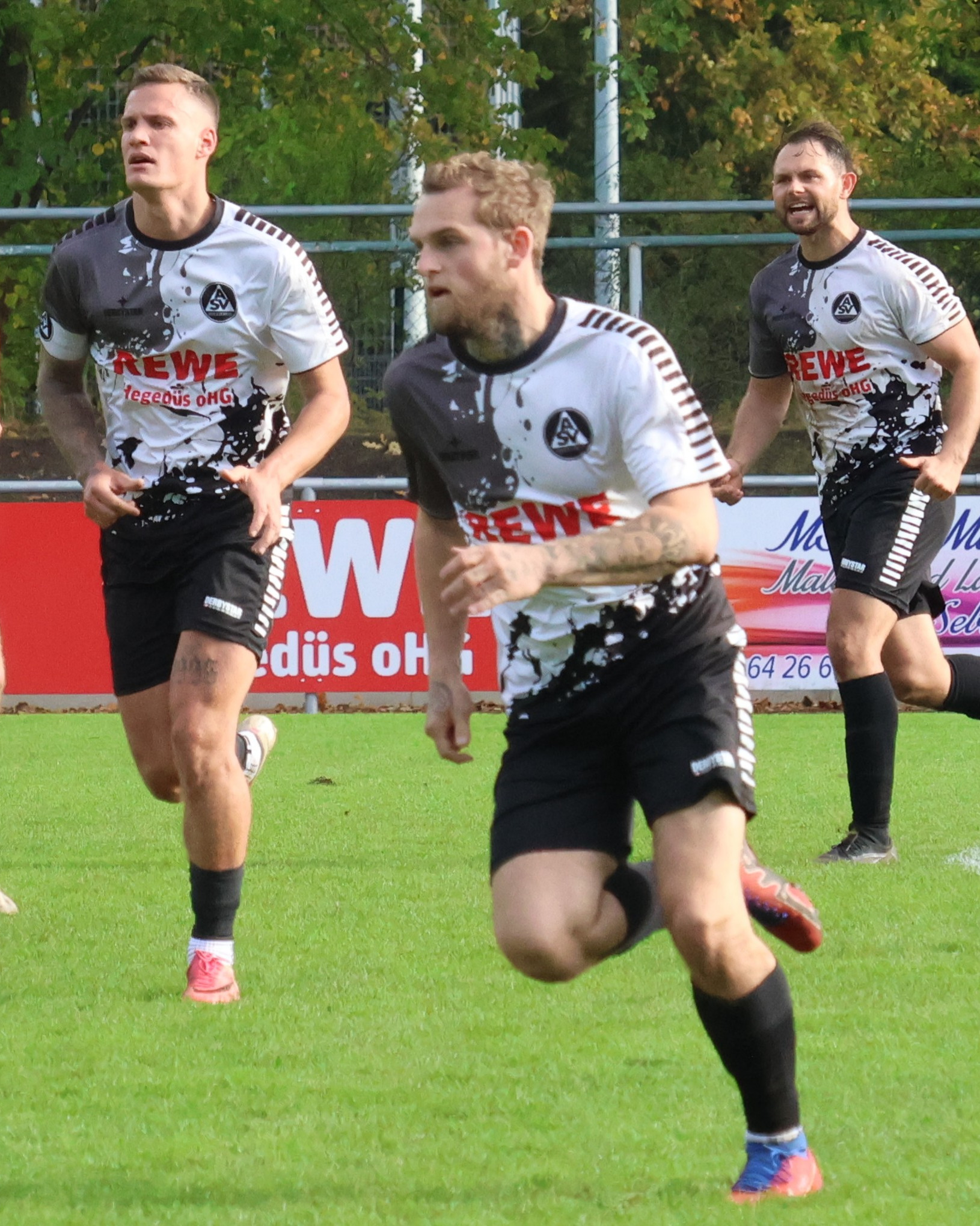 Ruhiges Wochenende
An diesem Wochenende stehen nur wenige Spiele auf dem Programm und die Punktspiele unserer Herrenmannschaften finden bereits am Freitag und Samstag statt. Vorschau auf die Spiele unserer Mannschaften vom 23. bis 25.10.26.
https://asv-bergedorf85-fussball.de/ruhiges-wochenende/
#asvbergedorf85 #bergedorf #lohbrügge #elstern #elstern85 #fussball #jugendfussball #jungelstern #lauenburgersv #svtonndorflohe #vflgrünhoftesperhude #svcn #kreisliga #kreisklasse